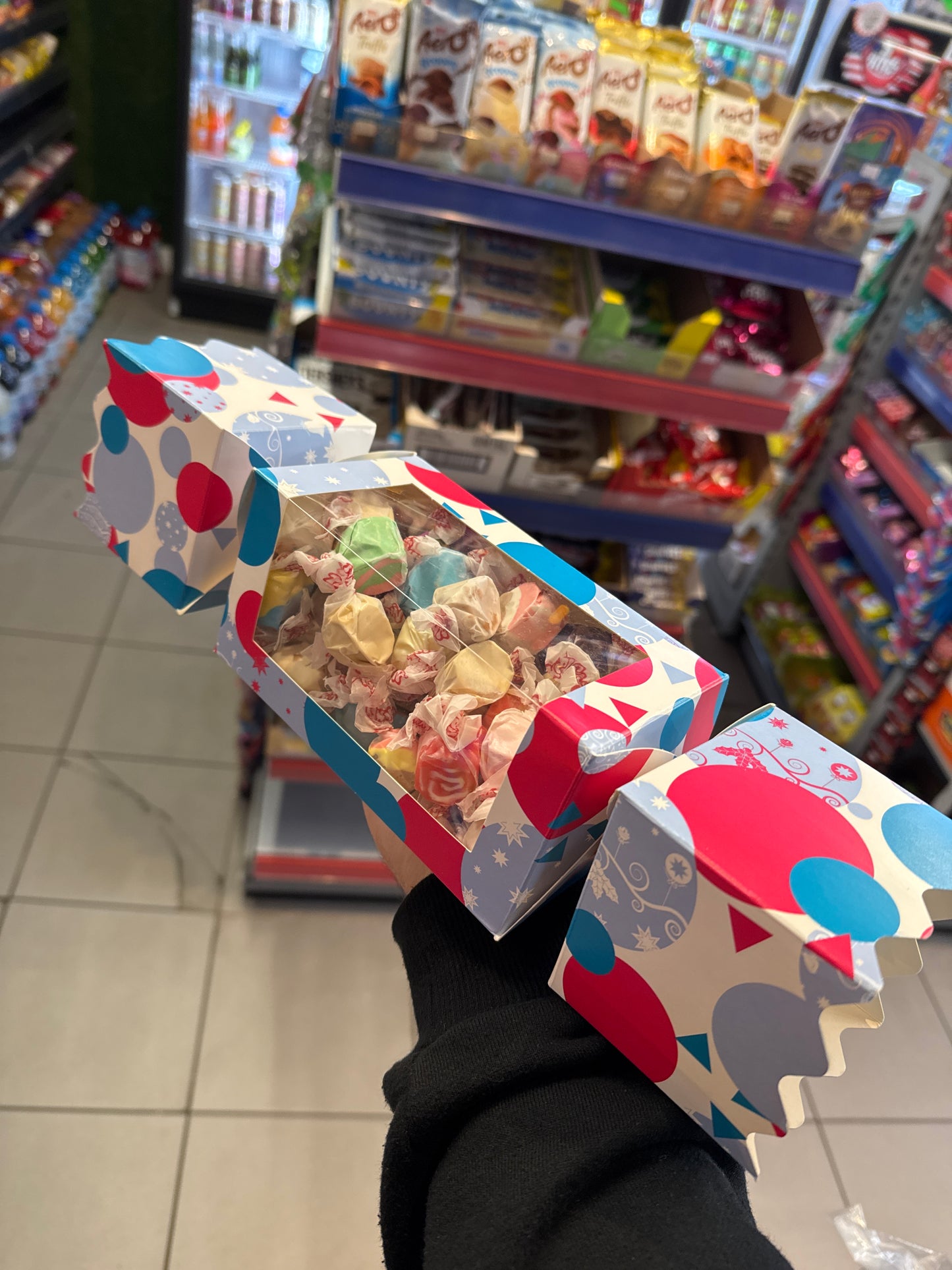 USA Bites Taffy Christmas Cracker